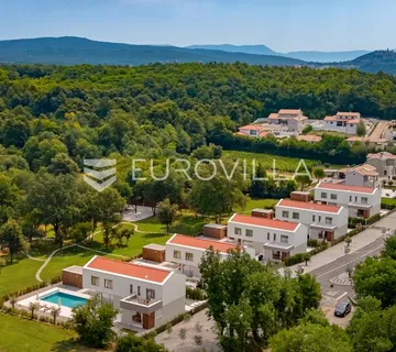 Istra, Labin, vrhunska moderna villa D, grijani bazen 48 m², 2365 m² uređene okućnice