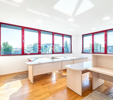 Sveta Nedjelja, funkcionalan poslovni prostor površine 75 m² - Sveta Nedelja