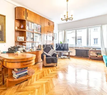 Zagreb, Trg bana Jelačića, četverosoban stan 145, 90 m2