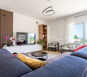 Kaštel Novi, Rudine, trosoban stan površine 112 m² s pogledom na more - Kaštel Novi, Kaštela