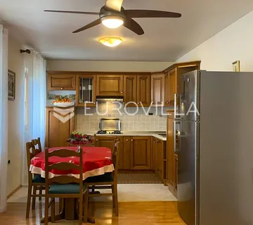 Istra, Bale, poslovno stambeni objekt s uhodanim poslovanjem 240 m² - cover