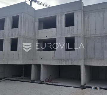 Čiovo, Slatine novogradnja stan 57,8 m² s garažom za dva automobila, 50 m od mora - cover