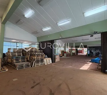 Đakovo, strogi Centar, poslovni prostor 500 m²