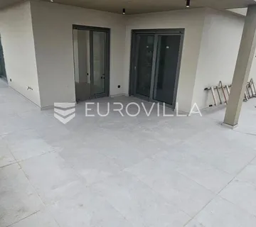 Kaštela, Penthouse od 102 m² treći kat s garažom povezan liftom - cover