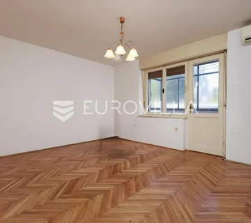 Opatija, dvosobni klasični, 50 m², prvi kat, balkon, pogled na more