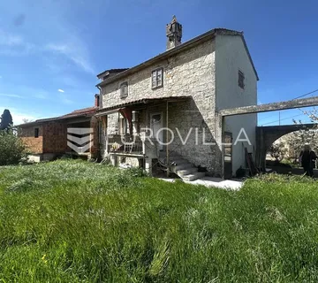 Istra, Višnjan, okolica, kamena kuća s pogledom na more i velikim zemljištem - cover