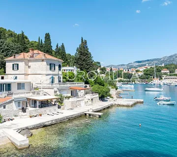 Otok Korčula, grad Korčula, apartmani uz more u blizini stare jezgre