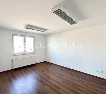 Vinkovci, Jošine, poslovni prostor uredske namjene 18 m²