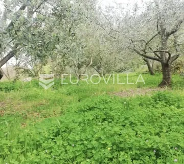Otok Ugljan, Preko, atraktivno zemljište s pogledom na more