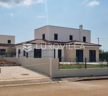 Istra, Poreč, mediteranska kuća s bazenom - Gedići