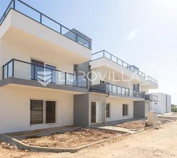 Istra, Zambratija, Novogradnja na atraktivnoj lokaciji - Umag