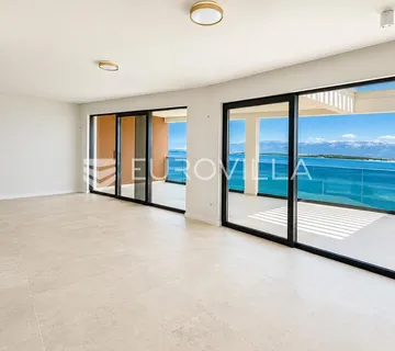 Zadar, Privlaka, luksuzni dvosoban stan 1. red do mora, 126,38 m²