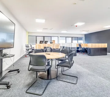 Zabok, poslovni prostor, 101 m² na atraktivnoj lokaciji - cover