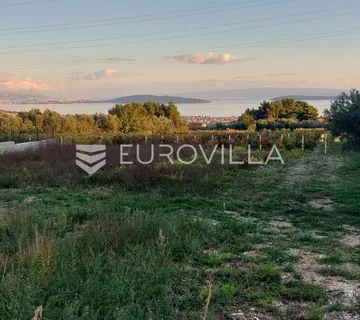 Kaštel Novi, građevinsko zemljište površine 3600 m² - cover