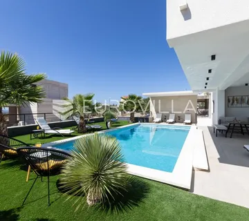 Primošten, prekrasna vila s bazenom i pogledom na more, 311,56 m²