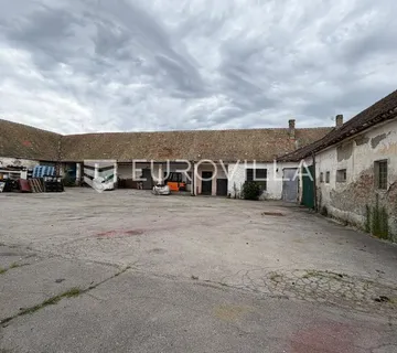 Viškovci, proizvodno, skladišna hala s poslovnim i uredskim prostorima