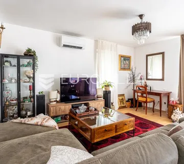 Žnjan, moderan penthouse s prekrasnim pogledom na more - Split