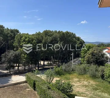 Pakoštane, jednosobni apartman S10 na drugom katu površine od 49 m², 250 m od mora - cover