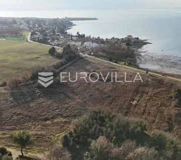 Novigrad, Dajla, građevinsko zemljište 1928 m², 100 m od mora, idealno za stambeni projekt - Dajla, Novigrad