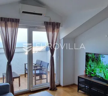 Pobri, stan 77 m² u potkrovlju s pogledom na Kvarner - cover