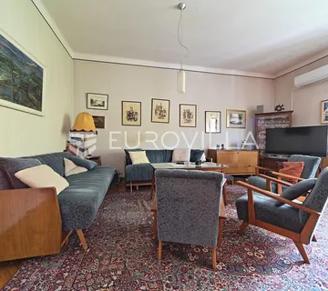 Osijek, Gornji grad, potpuno namješten četverosobni stan s garažnim mjestom 110 m²