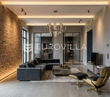 Zagreb, Palmotićeva, prostran četverosoban stan, trenutno roh bau, 163 m²