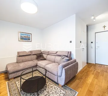 Zagreb, Siget, moderan trosoban stan 50 m² - cover