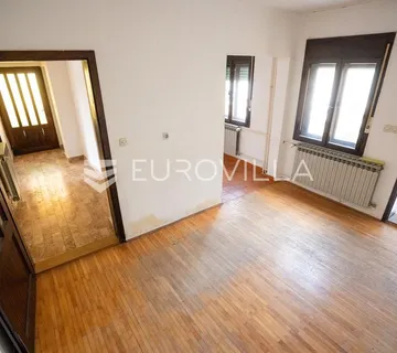 Đakovo, Centar, kuća 115 m2 na atraktivnoj lokaciji