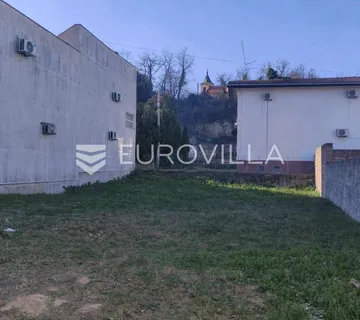Vukovar, građevinsko zemljište 399 m² u baroknoj jezgri grada