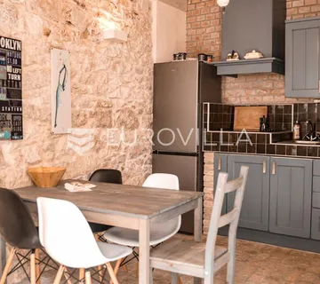Mali Lošinj, Susak, tradicionalna kamena kuća 50 m²