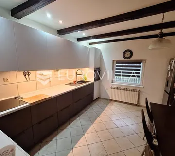 Draganić, kuća 231 m², uređena na mirnoj lokaciji
