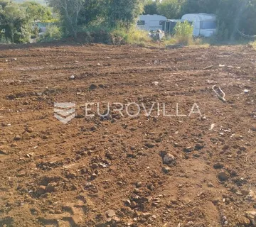 Istra, Rovinj, poljoprivredno zemljište 1000m2 s predanim zahtjevom za urbanizaciju - PRILIKA