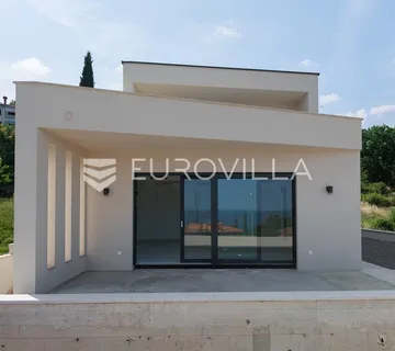 Lovran, Centar, ekskluzivan stan 141 m² s bazenom i pogledom na more