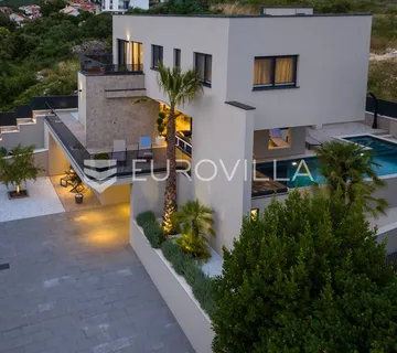 Trogir okolica, moderna vila s bazenom blizu mora - cover
