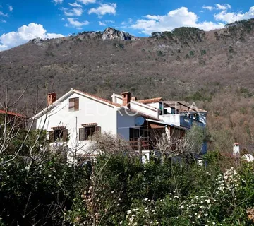 Mošćenička draga, prostrana nekretnina sa 7 etažiranih jedinica, na parceli od 893 m² - cover