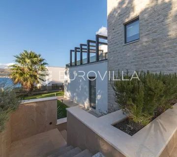 Trogir, prekrasna luksuzna vila nadomak mora - cover