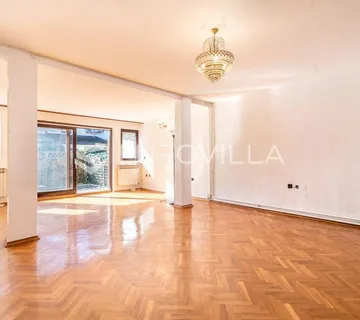 Zagreb, Dugave, kuća u nizu s vrtom i garažom, 206 m²