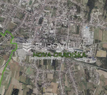 Nova Gradiška, Jug, građevinsko zemljište 5.398 m²