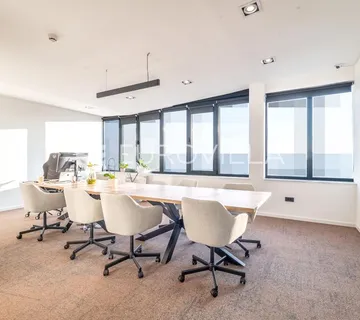 Zagreb, Radnička, moderan poslovni prostor 430 m² na 7. katu poslovne zgrade