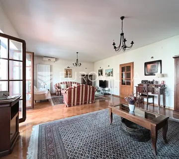 Osijek, Donji Grad, prostrana kuća s dvorištem površine 403 m² - cover