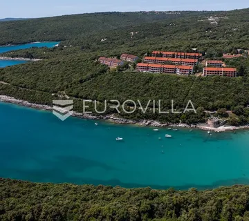 Istra, Duga Uvala, prizemlje, adaptirani apartman u sklopu naselja s pogledom na more,150 m od mora - Šegotići, Marčana