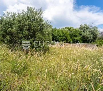 Seget, građevinsko zemljište 130m od mora, 910 m² - Seget Donji, Seget