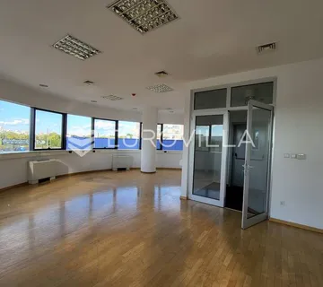 Zagreb, Novi Zagreb, poslovni prostor za zakup 1130 m² na 2. katu poslovne zgrade s dizalom