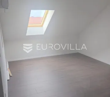 Karlovac, Zvijezda, poslovni prostor 51 m², novouređen, centar grada - cover