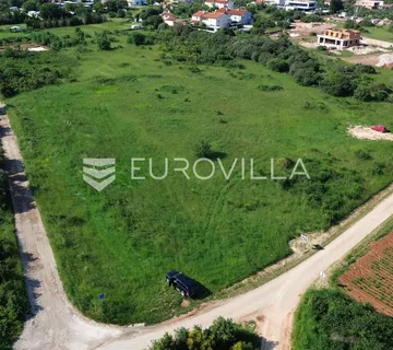 Medulin, Volme - Zemljište u T1/T2 zoni 550 m od mora - Pomer