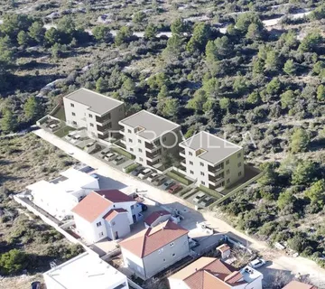 Šibenik, stan u prizemlju s terasom, vrtom i parkingom, 50,18 m² - Ražine, Šibenik