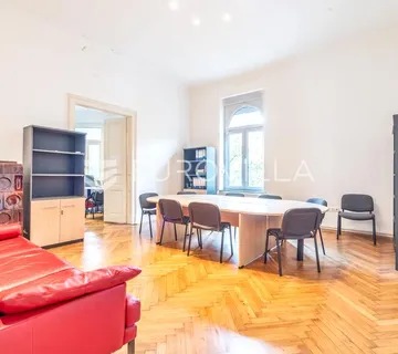 Zagreb, Centar, Gundulićeva, građanski stan 133 m² s tavanom 80 m²
