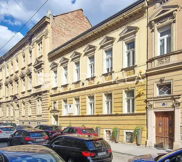 Zagreb, Centar, Medulićeva, stambeno poslovna zgrada u strogom centru grada