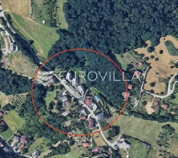 Gajnice, ulica Lisičina, građevinsko zemljište površine 4.563 m², od čega oko 1.183 m² unutar S zone - cover
