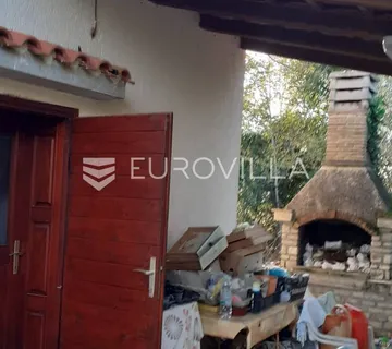 Istra, Rovinj, poljoprivredno zemljište sa ucrtanim objektom, prilika za agroturizam ili OPG